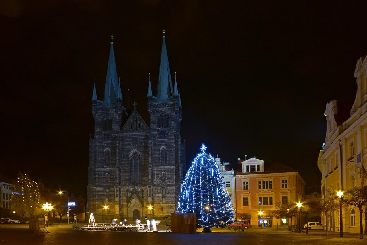 Hledá se vánoční strom na Resselovo náměstí