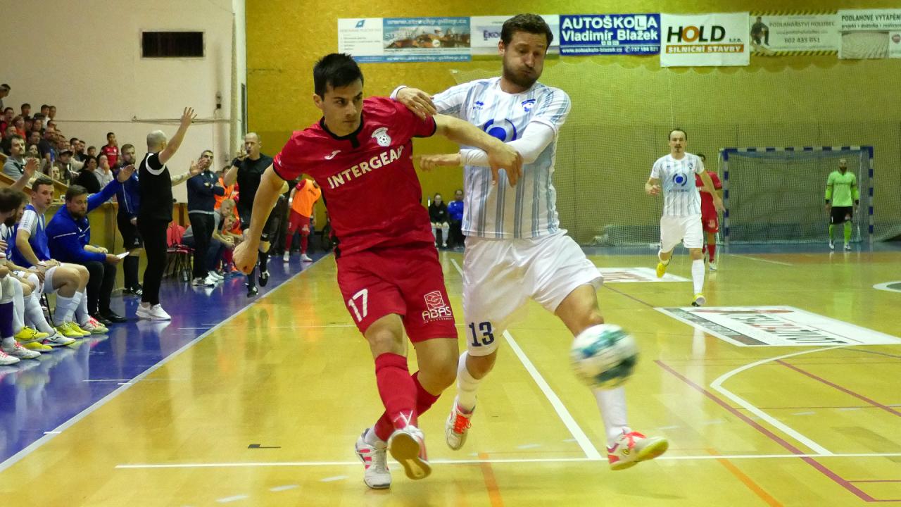 Drama s plnou halou! Chrudim se ve finále futsalové ligy ujala vedení