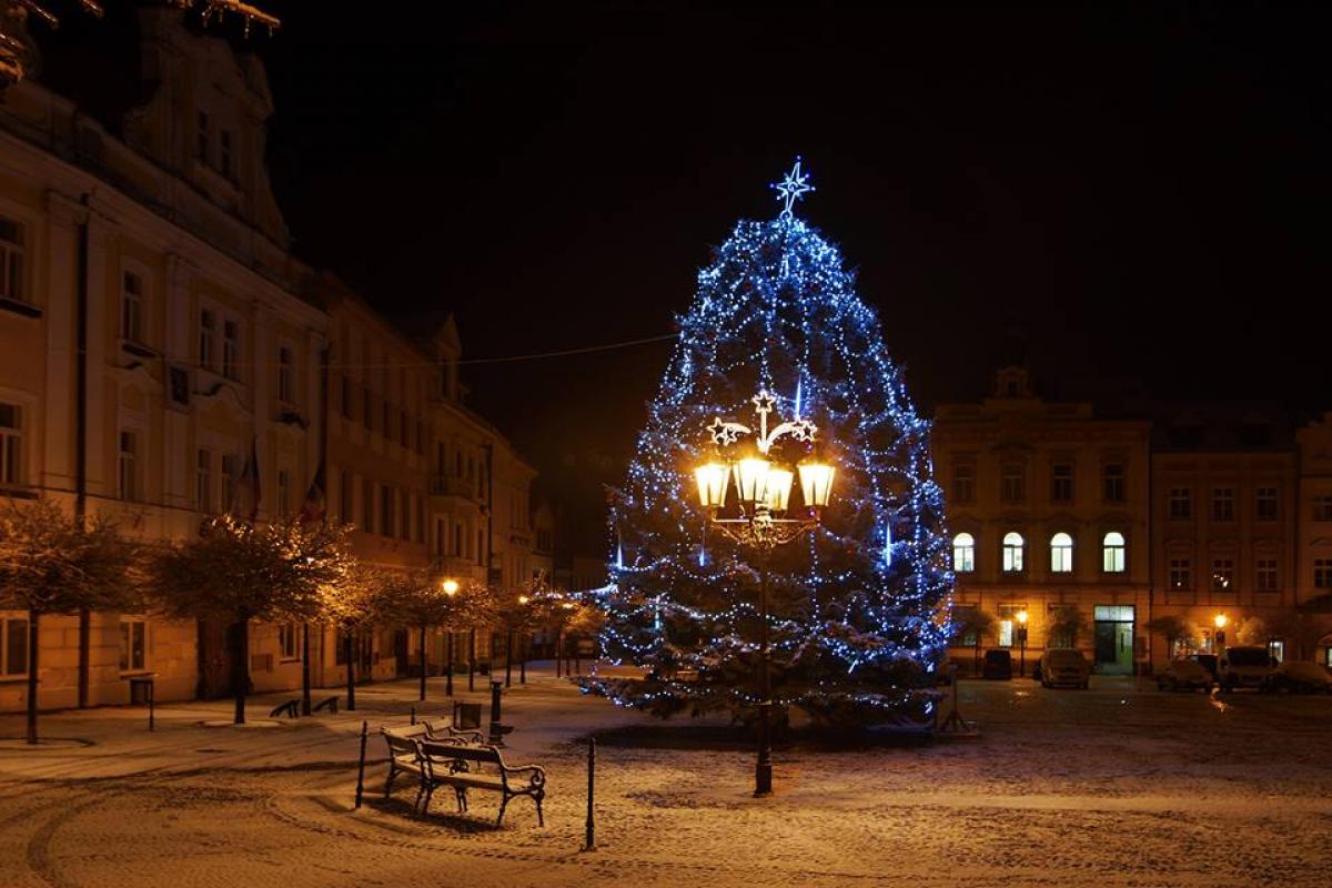 Vánoční strom se na Resselově náměstí rozzáří druhého prosince