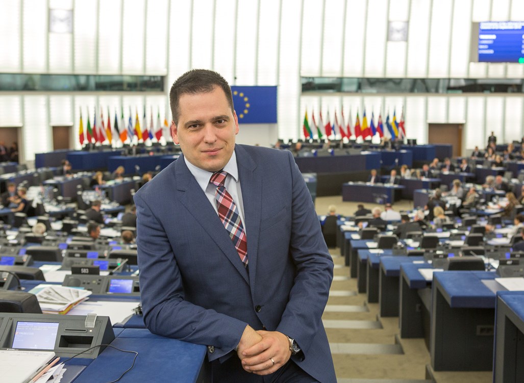 Europoslanec Zdechovský během své návštěvy ocenil schopné lidi ve vedení Chrudimska