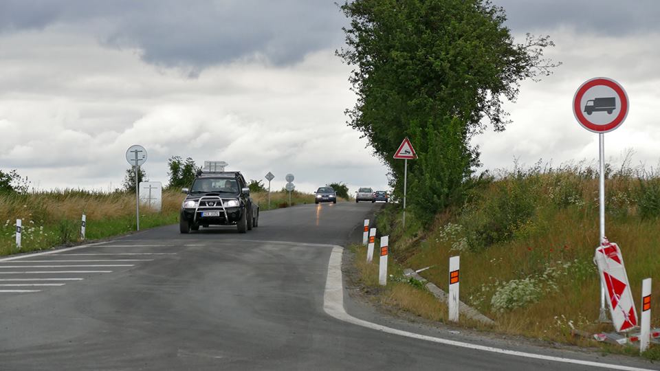 Silnice poničené při stavbě obchvatu jsou opět v kondici