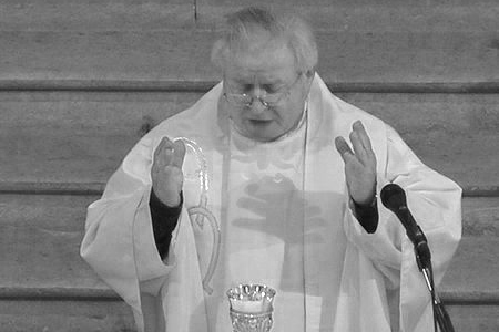 Zemřel bývalý chrudimský arciděkan Josef Smola