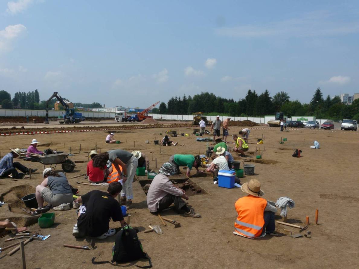 Na plácku s archeologickými poklady se bude stavět