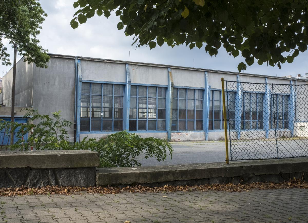 Město "posvětí" parkování za sportovní halou
