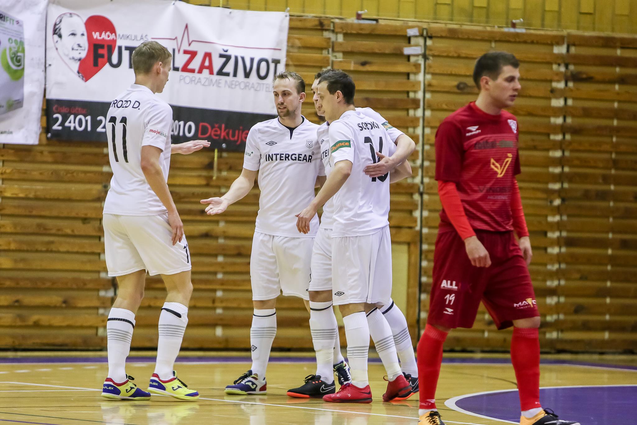 Razítko na postup do semifinále udělal ERA-PACK až ve druhém poločase