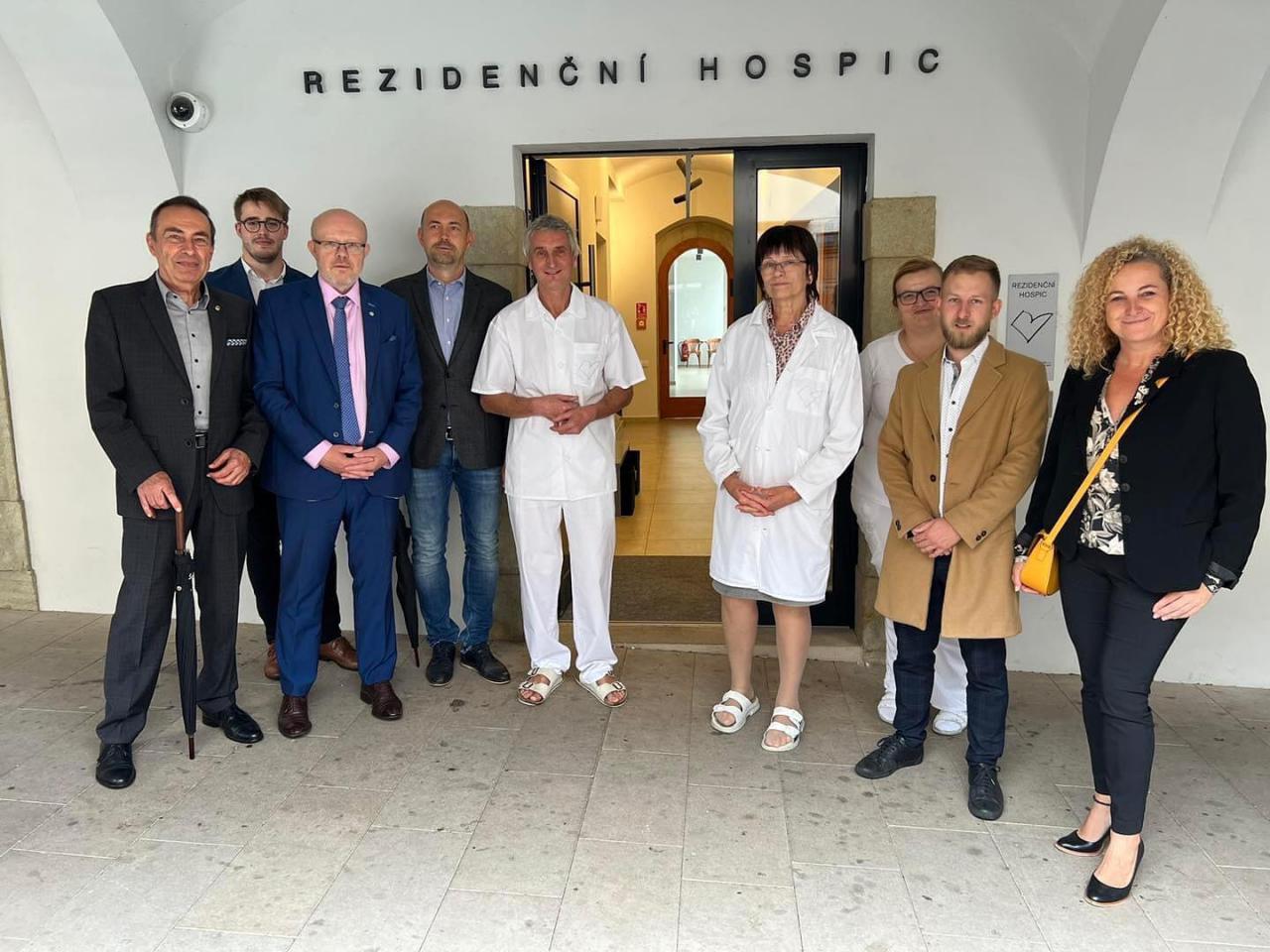 Ministr zdravotnictví navštívil Hospic Chrudim