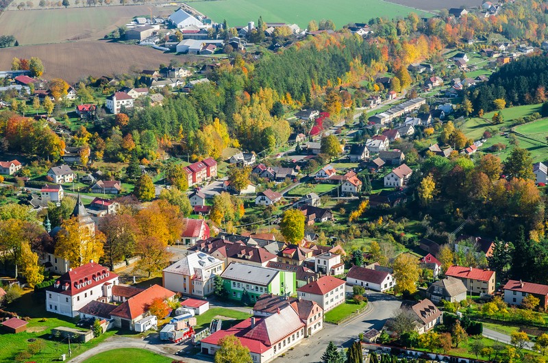 Vesnicí roku Pardubického kraje jsou Sebranice na Svitavsku, Bílou stuhu získala Leštinka