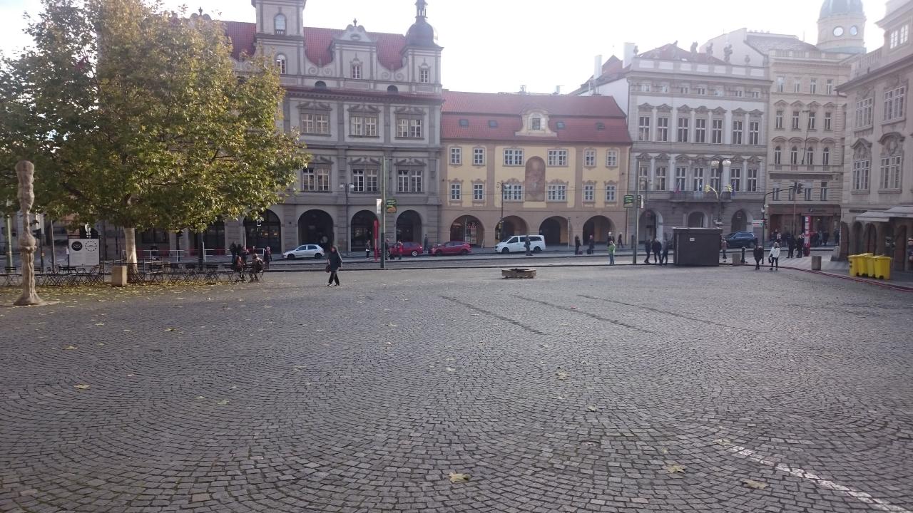 Tomáš Velendorf: Nevracejme auta na Resselovo náměstí