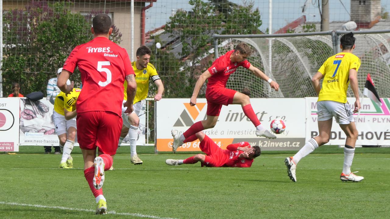 Přímý souboj o baráž Chrudim v Drnovicích prohrála