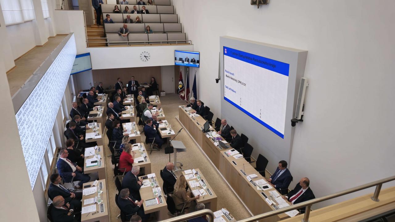 Tři nové uvolněné funkce budou stát kraj miliony ročně