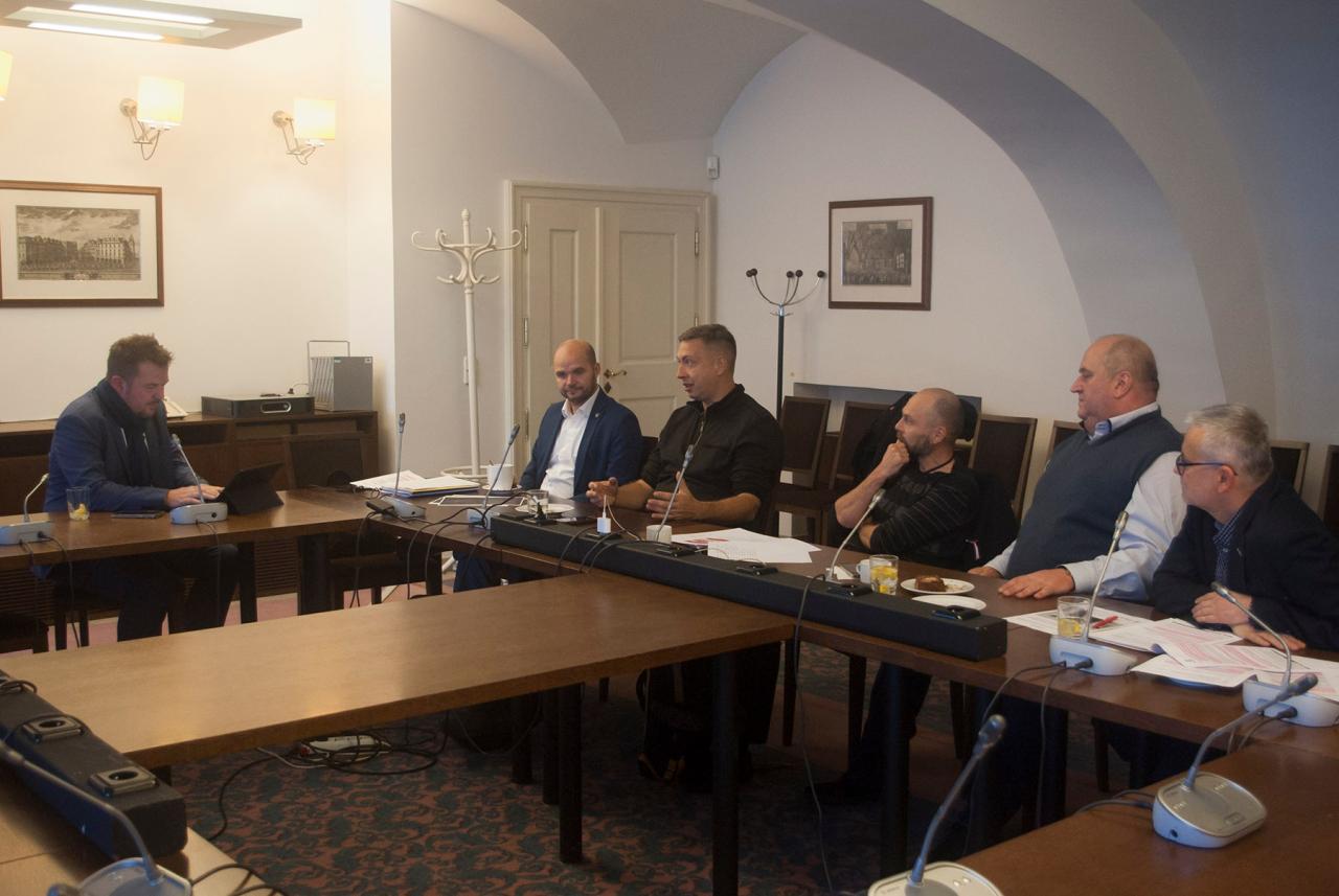 V Holicích s peticí proti zrušení úřadu práce uspěli