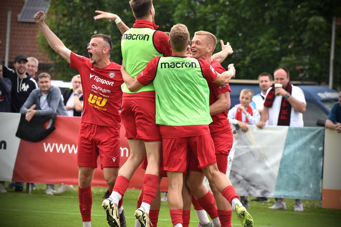 Heroický výkon před plným stadionem postup nepřinesl, Chrudimi nepomohla ani hubená výhra