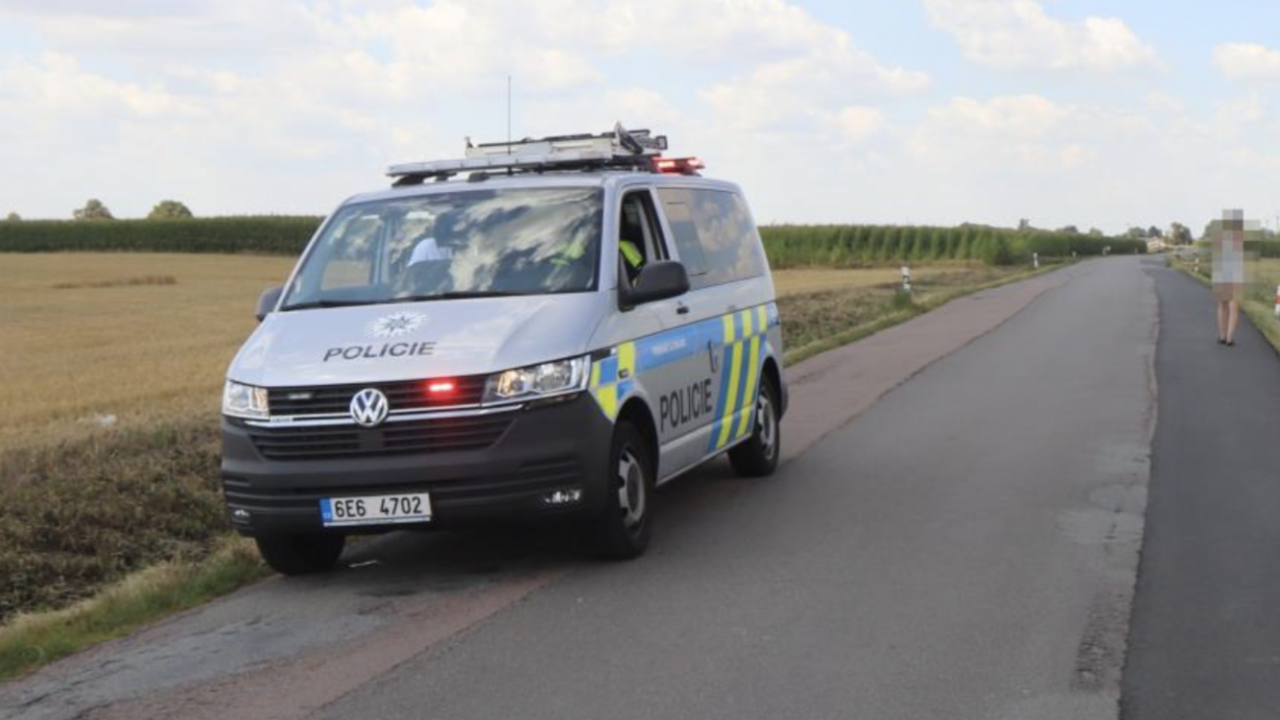Policie hledá svědky srážky auta s chodcem