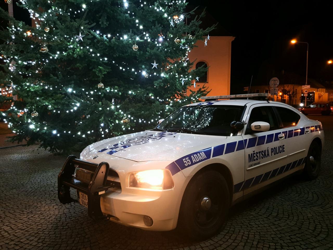 Policie má spadeno na opilce. Pouliční mejdan se zahraničním dělníkům ani bezdomovcům nevyplatil