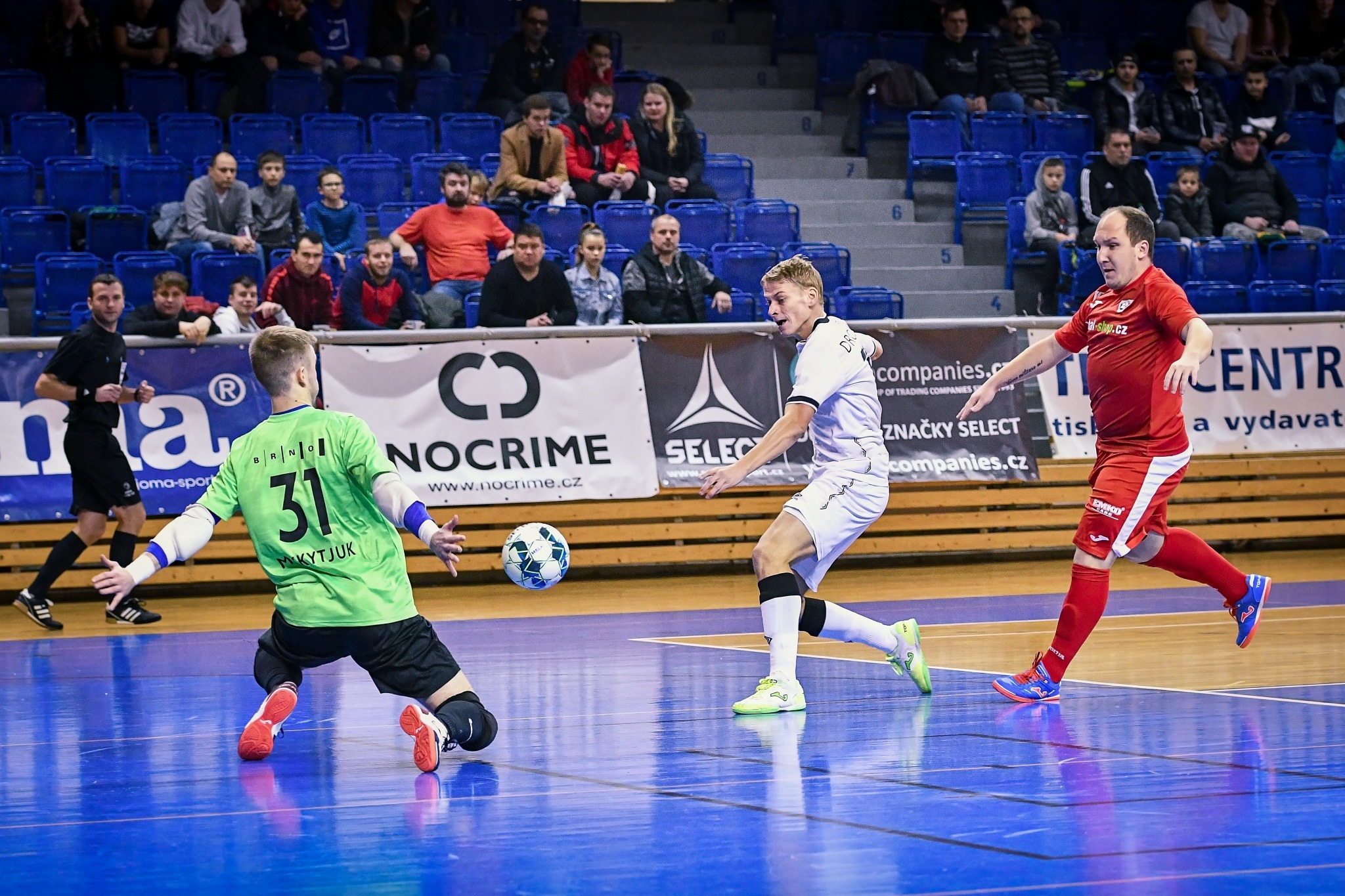 ERA-PACK v Brně nezaváhal, stále drží dělenou první příčku
