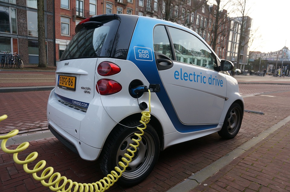 Na Masarykově náměstí možná vyroste dobíjecí stanice pro elektromobily