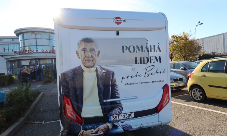 Jistota dvanáctinásobku? Jak se Babiš a Havlíček vysmáli svým voličům