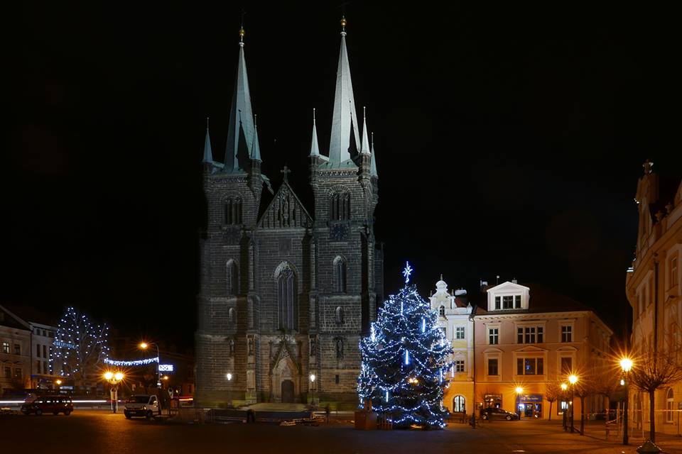 Vánoční výzdoba města je prý odfláknutá