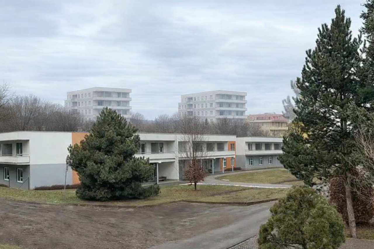 Hospic váhá s uzavřením dohody i když developer vyhověl většině požadavků