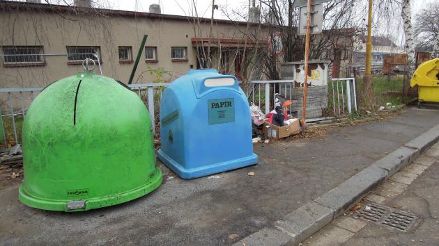 Prohrávají technické služby v boji s nepořádkem ve městě?