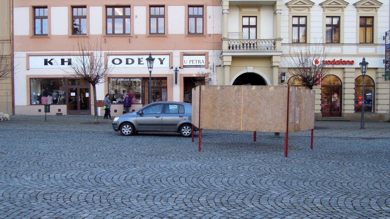 Budou vůbec volby? Kandidáti na prezidenta výlepové plochy ignorují