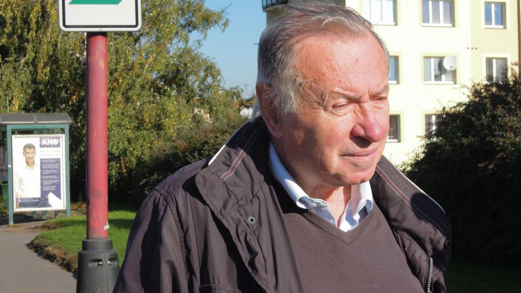 Drží se místostarosta Trávníček funkcí zuby nehty?