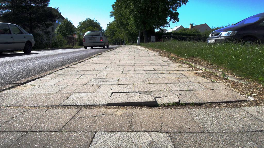 Radary a nové chodníky. Radnice si chce obyvatele Vlčí hory hýčkat