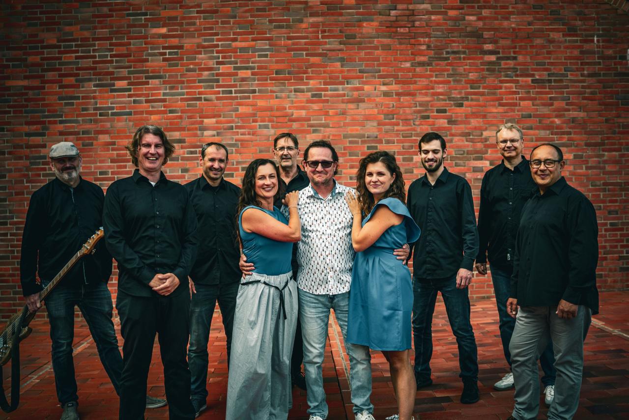 Unikátní hudební zážitek: Rocková kapela eNDee se spojí s Chrudimskou komorní filharmonií!