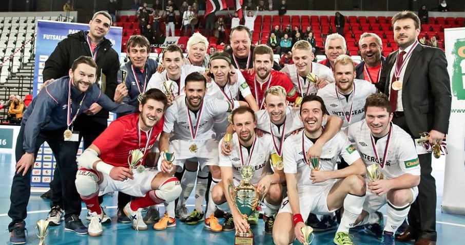 FK ERA-PACK Chrudim ve finále smetl Benago a obhájil Pohár FAČR