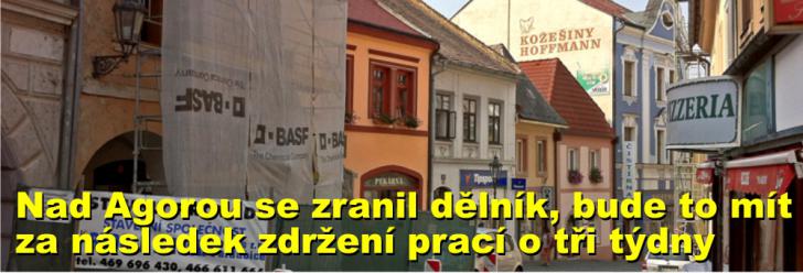 Nad Agorou se zranil při opravě krovů dělník, bude to mít za následek zdržení prací o tři týdny