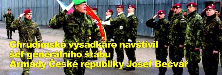 Chrudimské výsadkáře navštívil šéf generálního štábu Armády České republiky Josef Bečvář