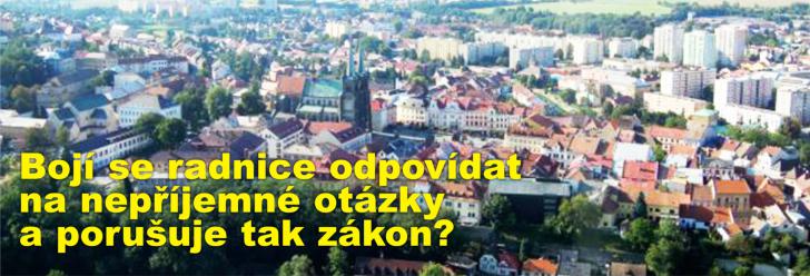 Bojí se radnice odpovídat na nepříjemné otázky a porušuje tak zákon?