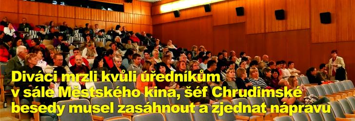 Diváci mrzli kvůli úředníkům v sále Městského kina, šéf Chrudimské besedy musel zasáhnout a zjednat nápravu