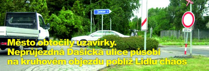 Město obtočily uzavírky. Neprůjezdná Dašická ulice působí na kruhovém objezdu poblíž Lidlu chaos