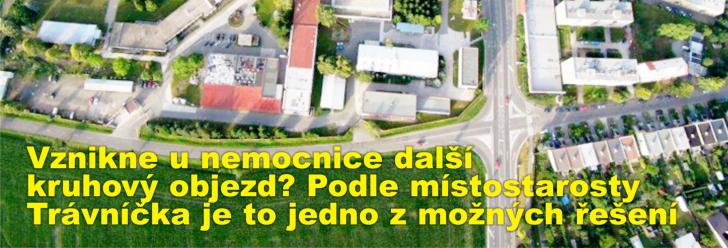 Vznikne u nemocnice další kruhový objezd? Podle místostarosty Trávníčka je to jedno z možných řešení