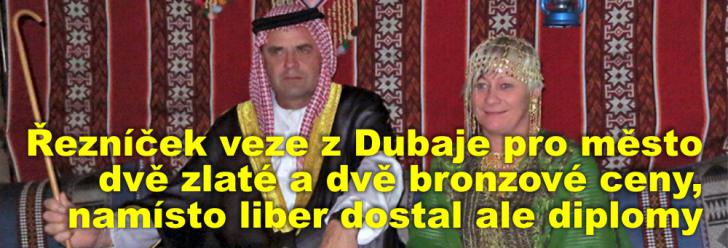 Řezníček veze z Dubaje pro město dvě zlaté a dvě bronzové ceny, namísto liber dostal ale diplomy