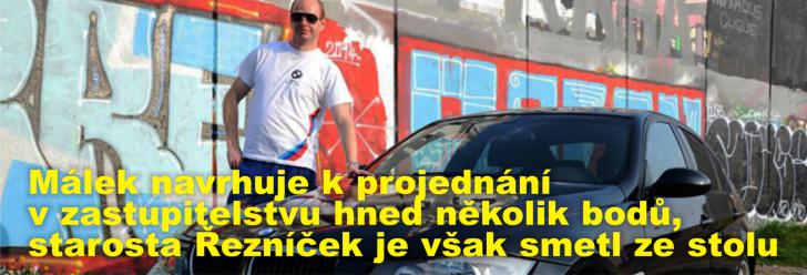 Málek navrhuje k projednání v zastupitelstvu hned několik bodů, starosta Řezníček je však smetl ze stolu