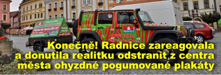 Konečně! Radnice zareagovala a donutila realitku odstranit z centra města ohyzdné pogumované plakáty