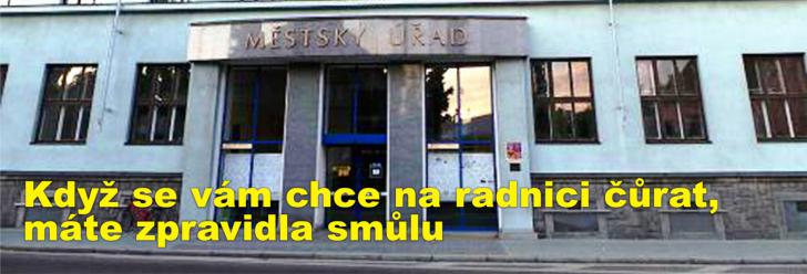Když se vám chce na radnici čůrat, máte zpravidla smůlu