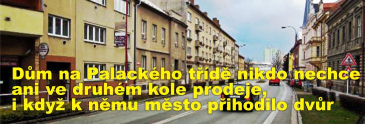 Dům na Palackého třídě nikdo nechce ani ve druhém kole prodeje, i když k němu město přihodilo dvůr