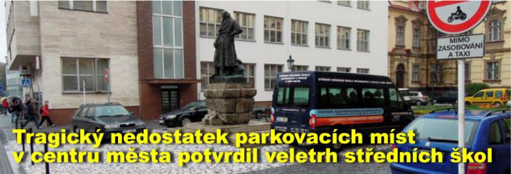 Veletrh středních škol potvrdil tragický nedostatek parkovacích míst v centru Chrudimě