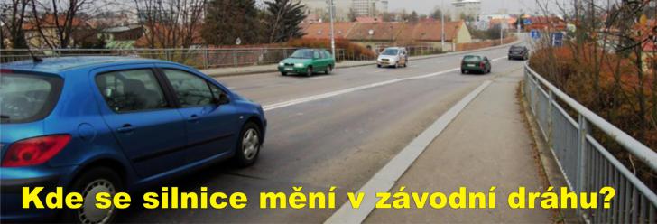 Kde se silnice mění v závodní dráhu? Podle všeho v Pardubické ulici a na městském komunikačním obvodu