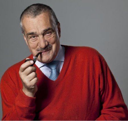 Karel Schwarzenberg: Je pozoruhodné, když Piráti bojují na straně mocichtivých úředníků
