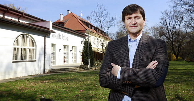 Jan Hrušínský: Šatna na EET