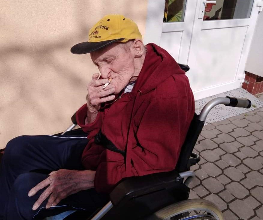 Pracovníci DSS Slatiňany blahopřejí k významnému životnímu jubileu Jiřímu Dostálkovi
