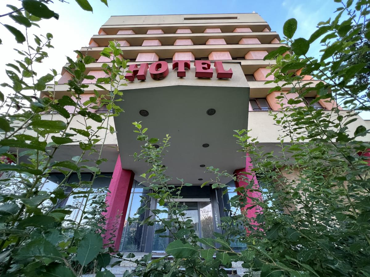Vítejte v Hotelu Bohemia. Dostane přednost Dům přírody?