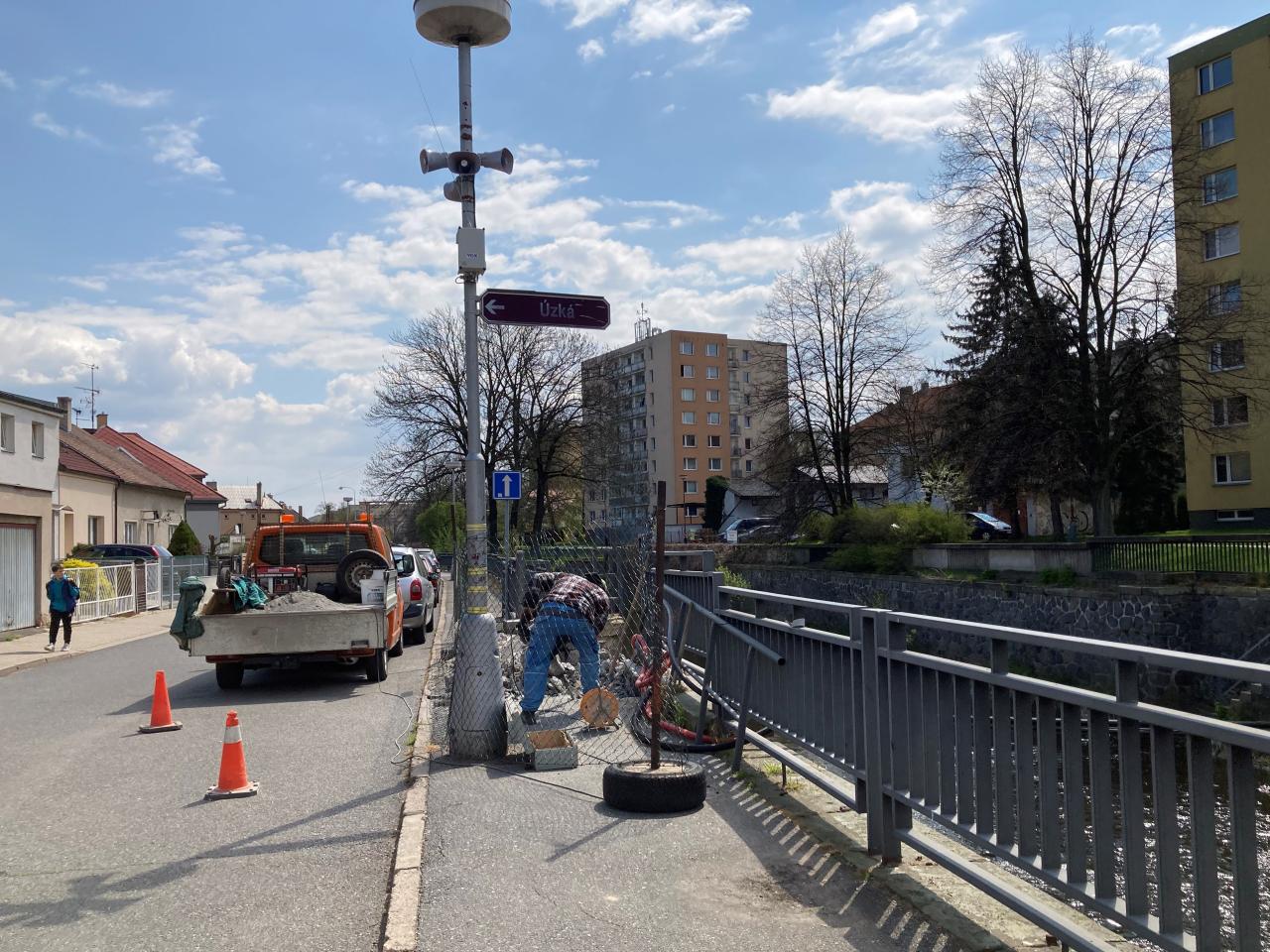 Značí aktivita v místech bývalé lávky v Úzké její brzký návrat?