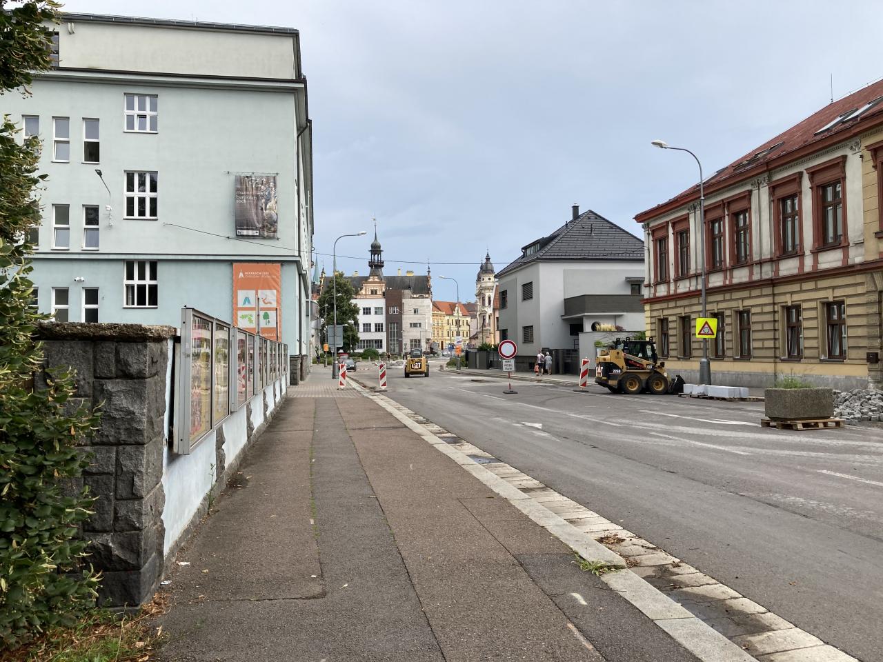 Úřady se musely před veřejností zavřít a neregistrovaní se tento den nenaočkují