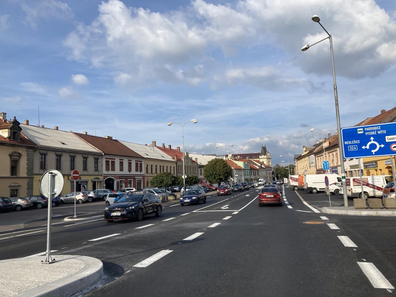 Bídu a Masarykovo náměstí vyzdobí bez městského zahradníka výběr z katalogu