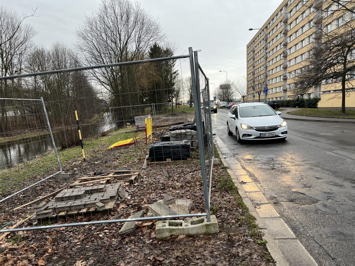 Stále se neví, jak bude nábřeží Chrudimky vypadat